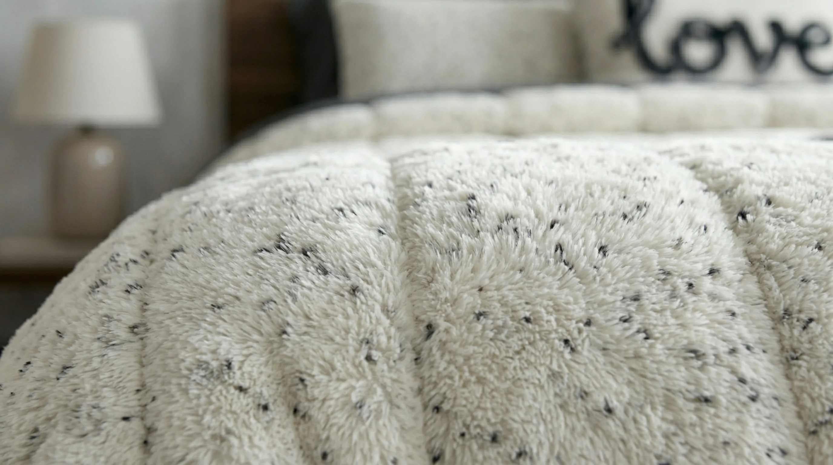 Love Pattern Velsoft Quilt - Cream